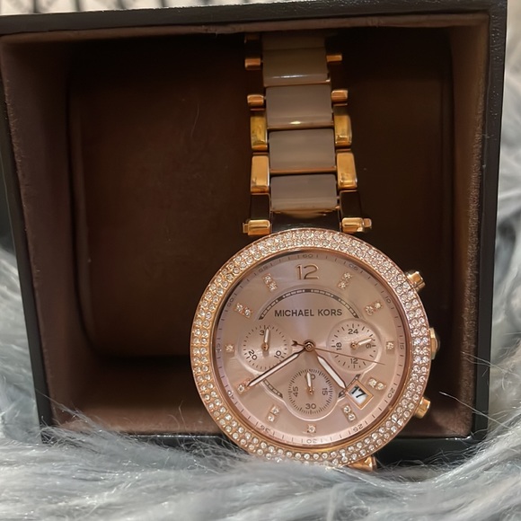 From the Ex! Michael Kors Chronograph Parker Blush and Rose Gold-Bracelet Watch - Picture 2 of 4